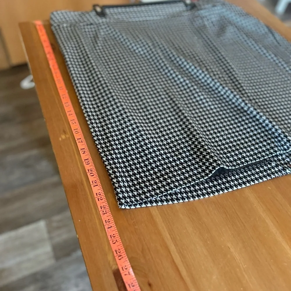 Lane Bryant Size 24 Black and White Houndstooth Skirt